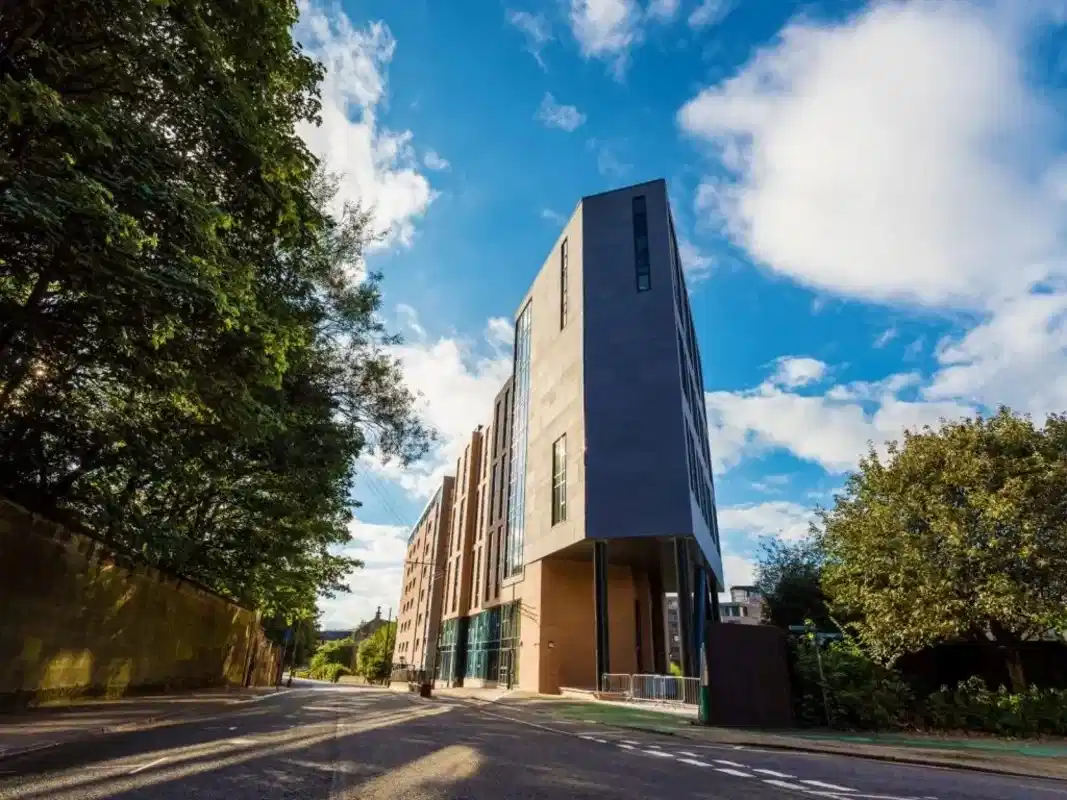 Bridge House, Glasgow - Glasgow, Scotland, United Kingdom - Exterior