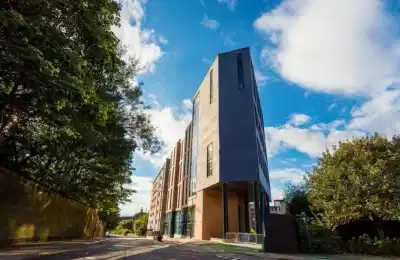 Bridge House, Glasgow - Glasgow, Scotland, United Kingdom - Exterior