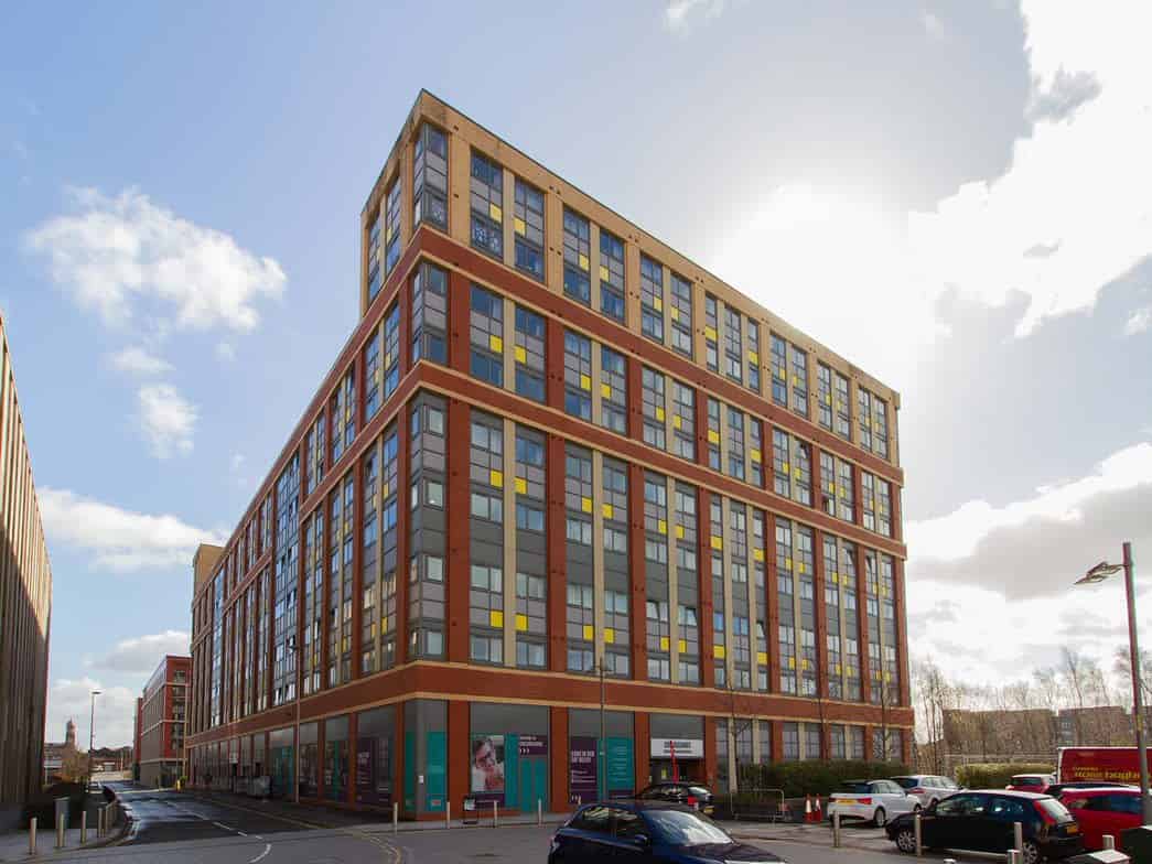 Amenities?w=400&h=260&fit=crop&q=40&auto=format&trim=auto