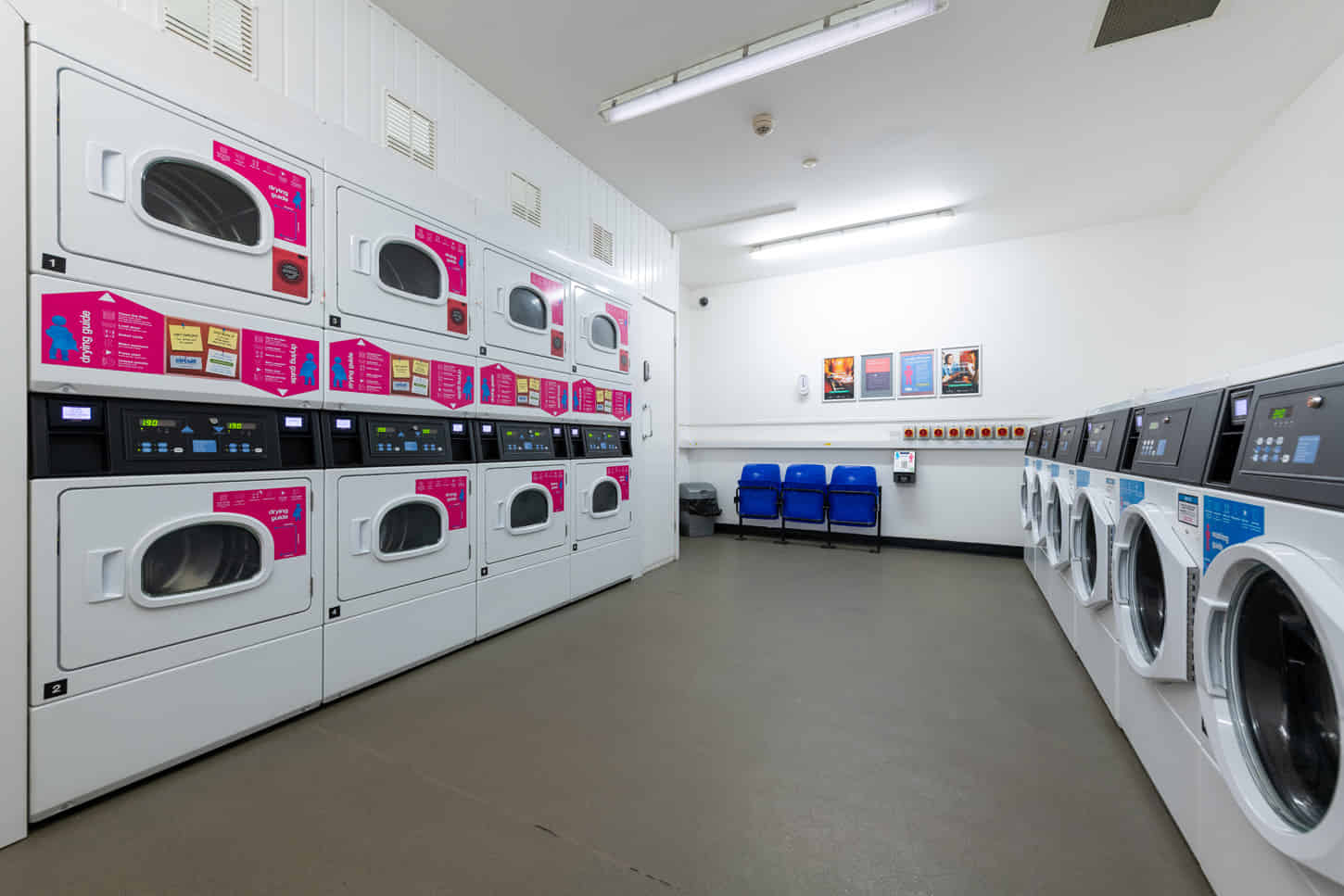 Exterior?w=400&h=260&fit=crop&q=40&auto=format&trim=auto