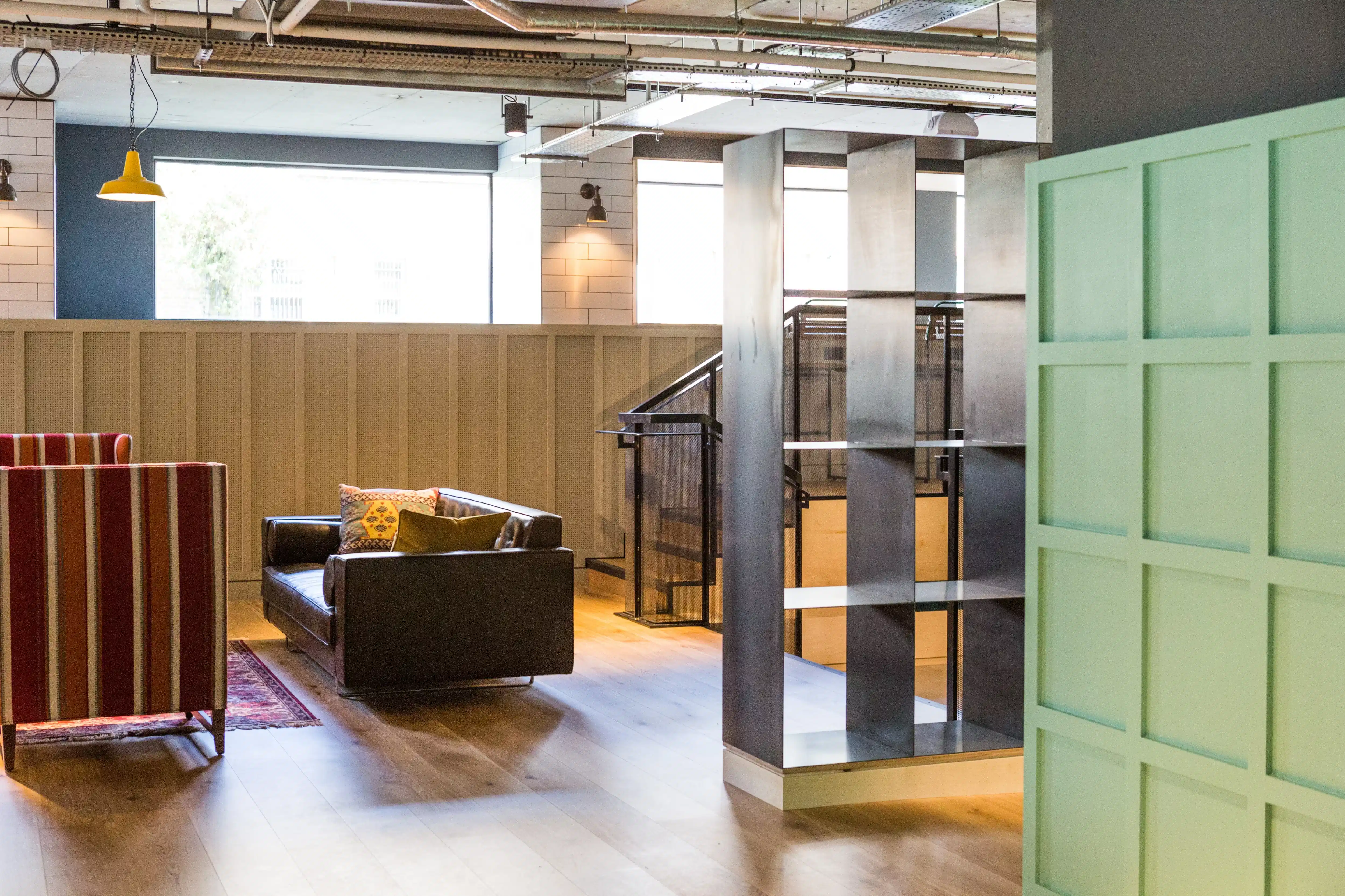 Amenities?w=400&h=260&fit=crop&q=40&auto=format&trim=auto