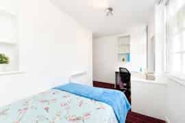 Kitchen?w=400&h=260&fit=crop&q=40&auto=format&trim=auto