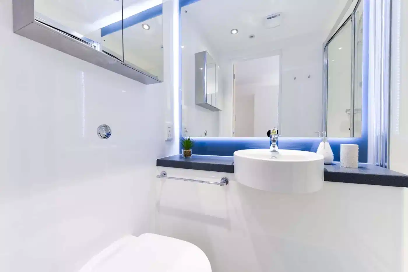 Common Area?w=400&h=260&fit=crop&q=40&auto=format&trim=auto