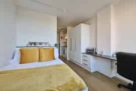 Amenities?w=400&h=260&fit=crop&q=40&auto=format&trim=auto