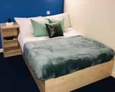 Common Area?w=400&h=260&fit=crop&q=40&auto=format&trim=auto