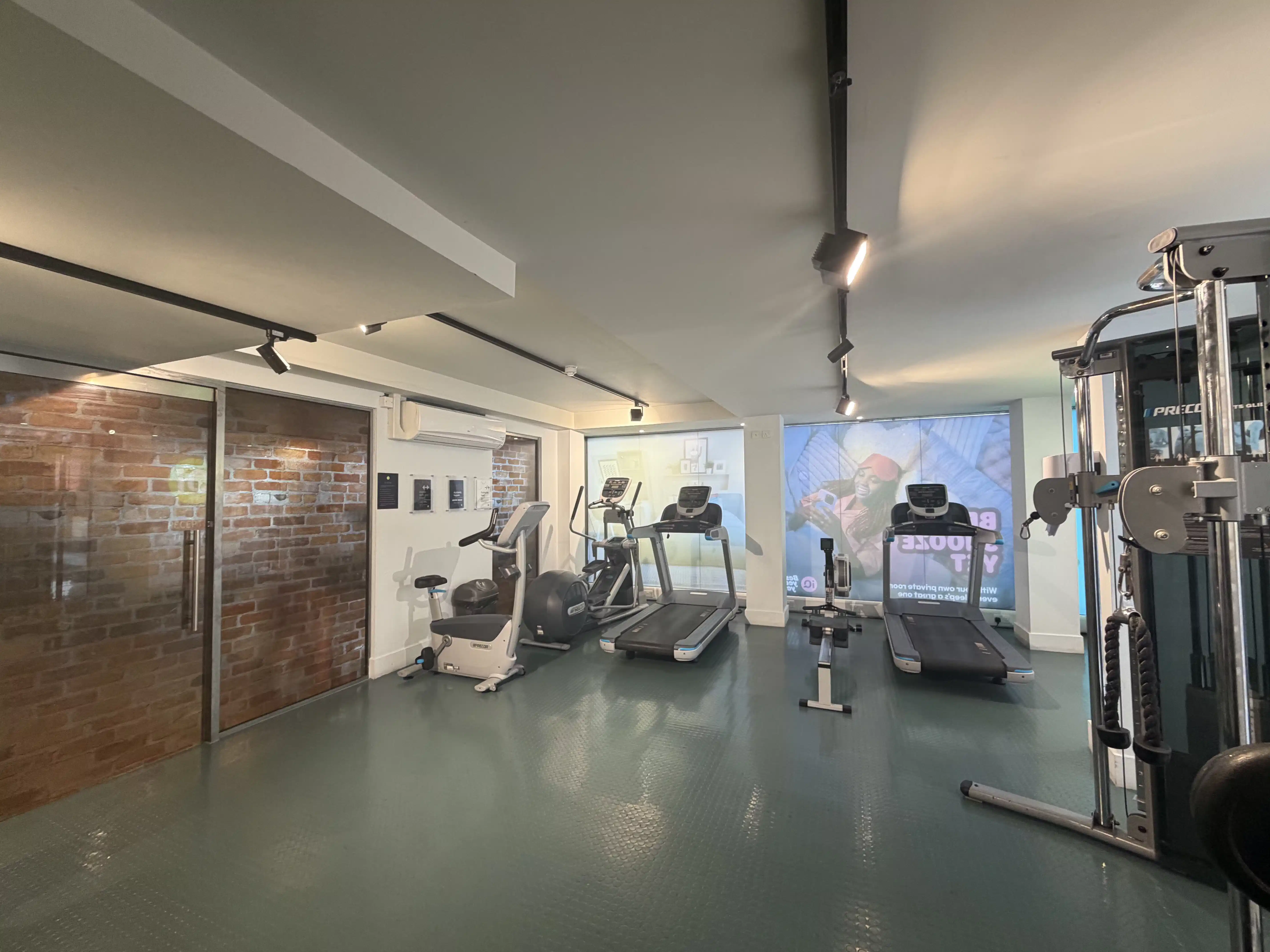 iQ Magenta House, London image 37