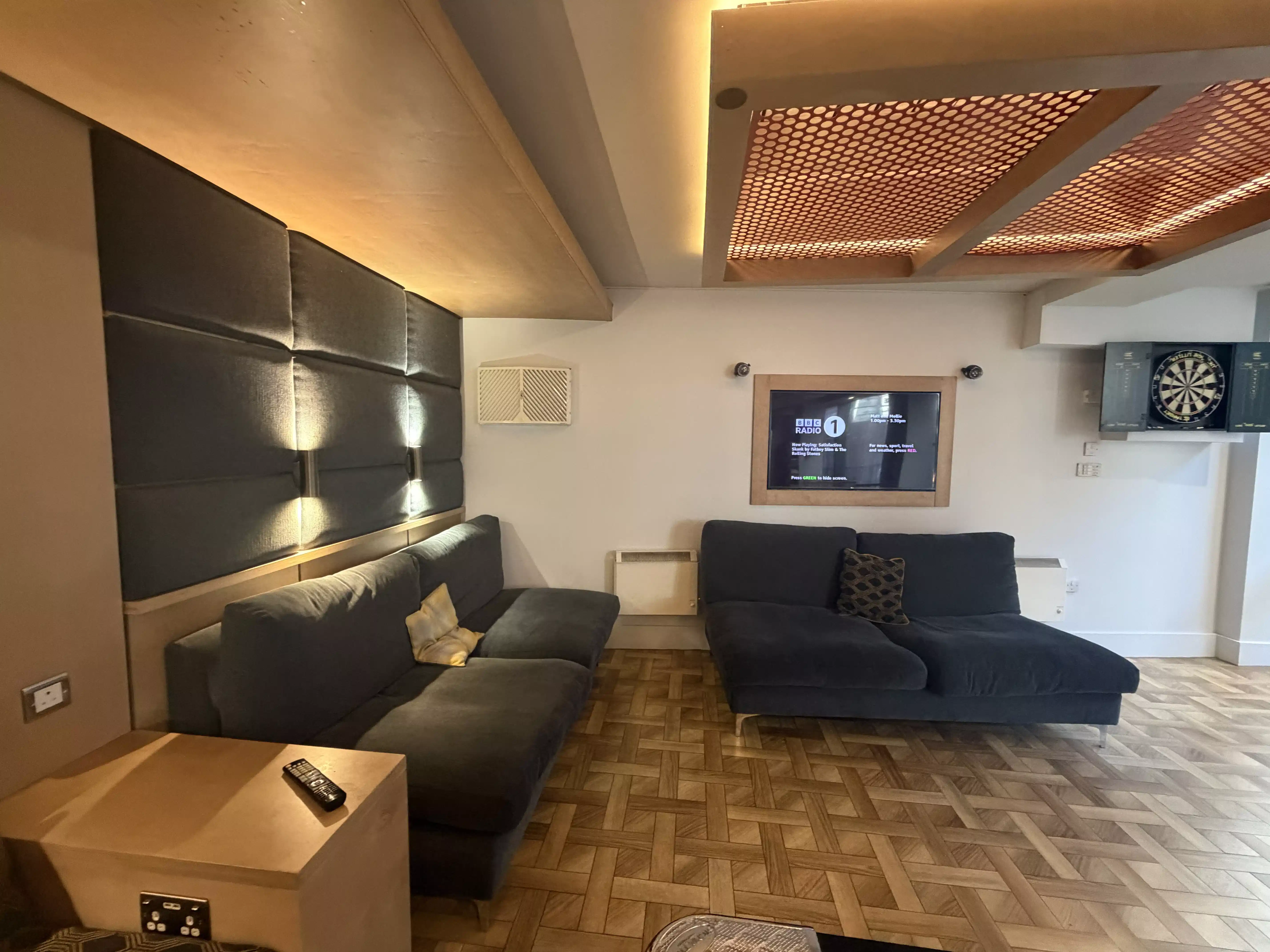 iQ Magenta House, London image 30