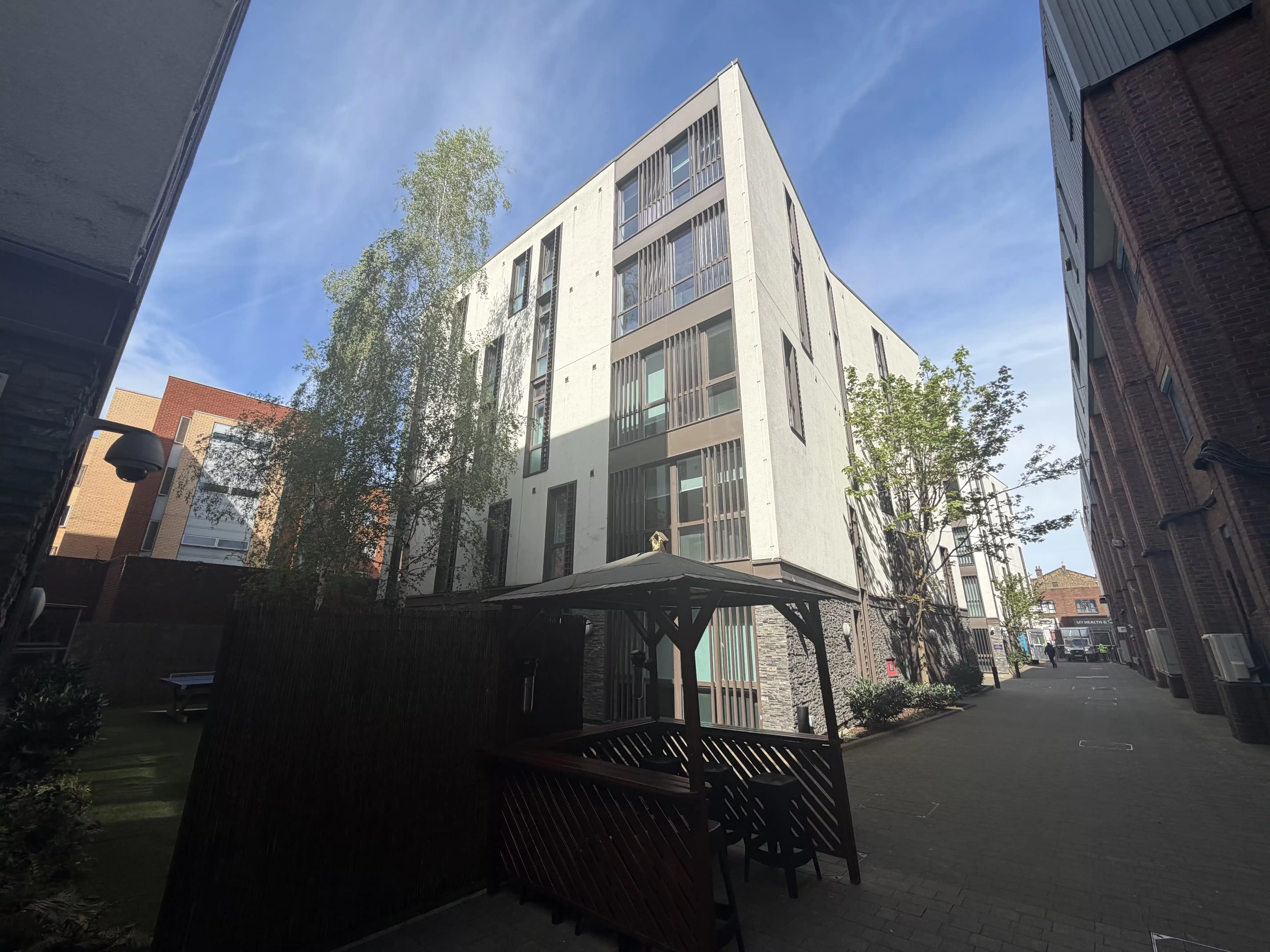 iQ Magenta House, London image 22