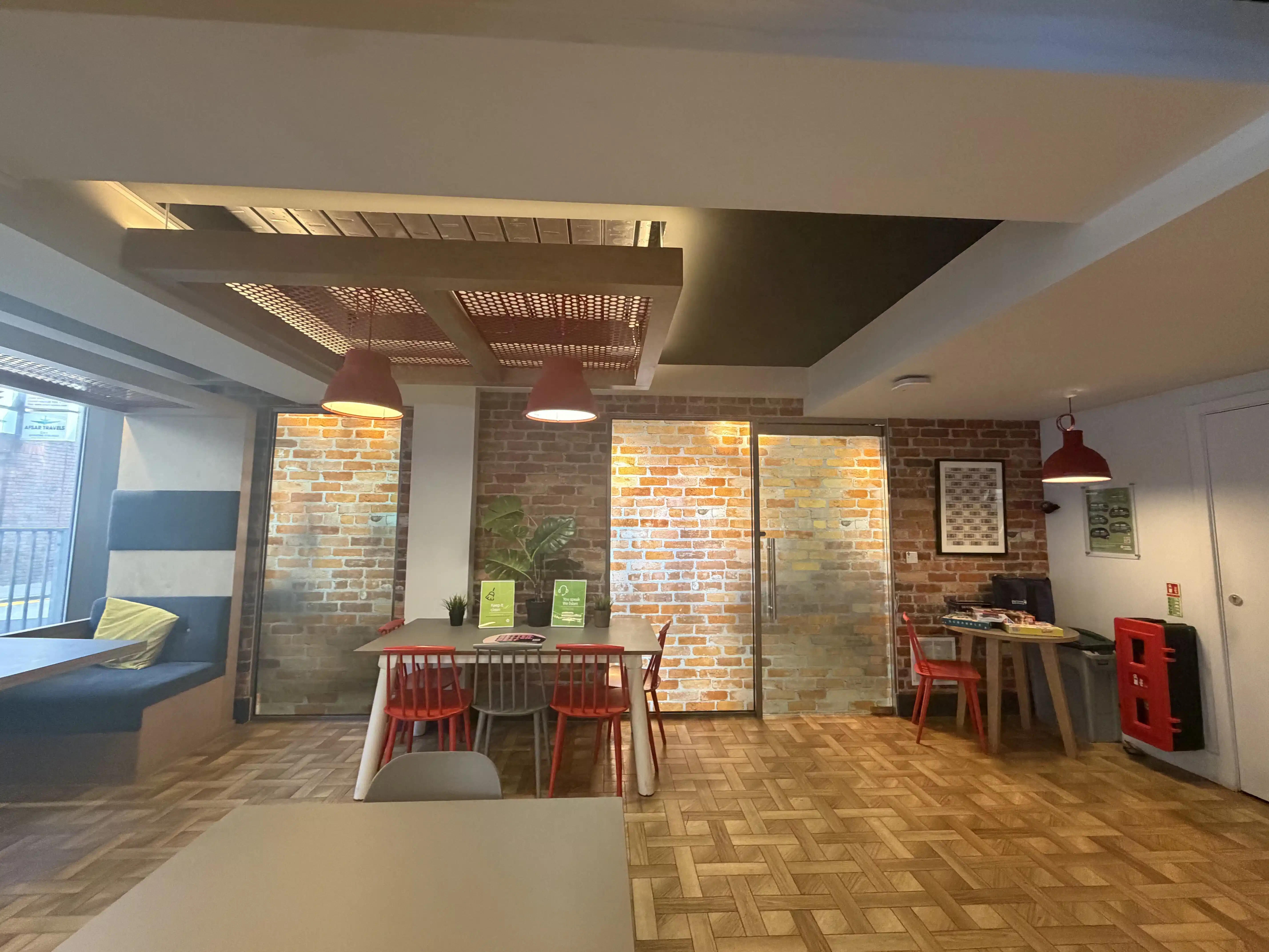 iQ Magenta House, London image 27