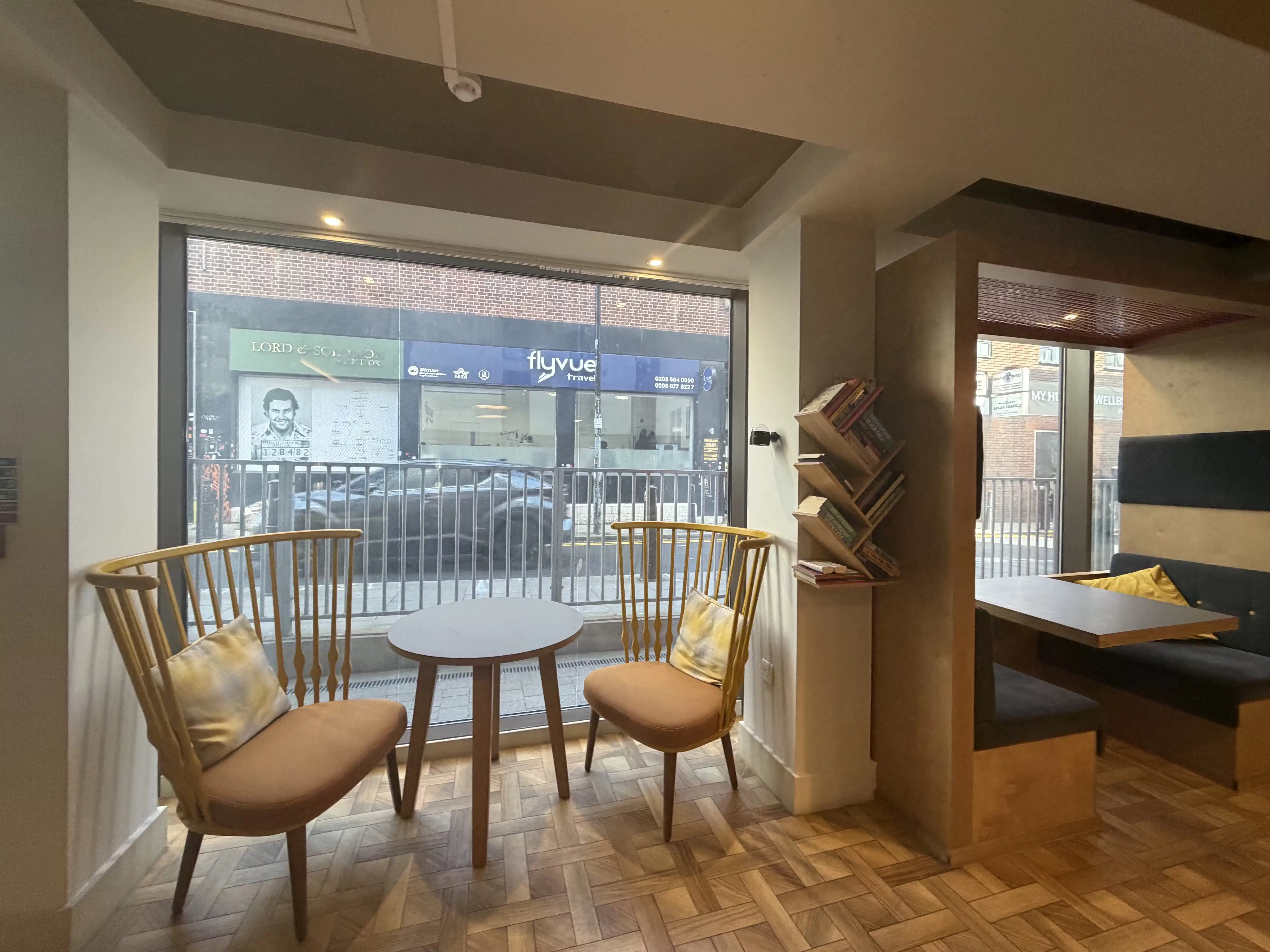 iQ Magenta House, London image 32