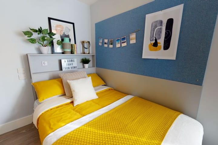iQ Magenta House, London Student Accommodation Amber