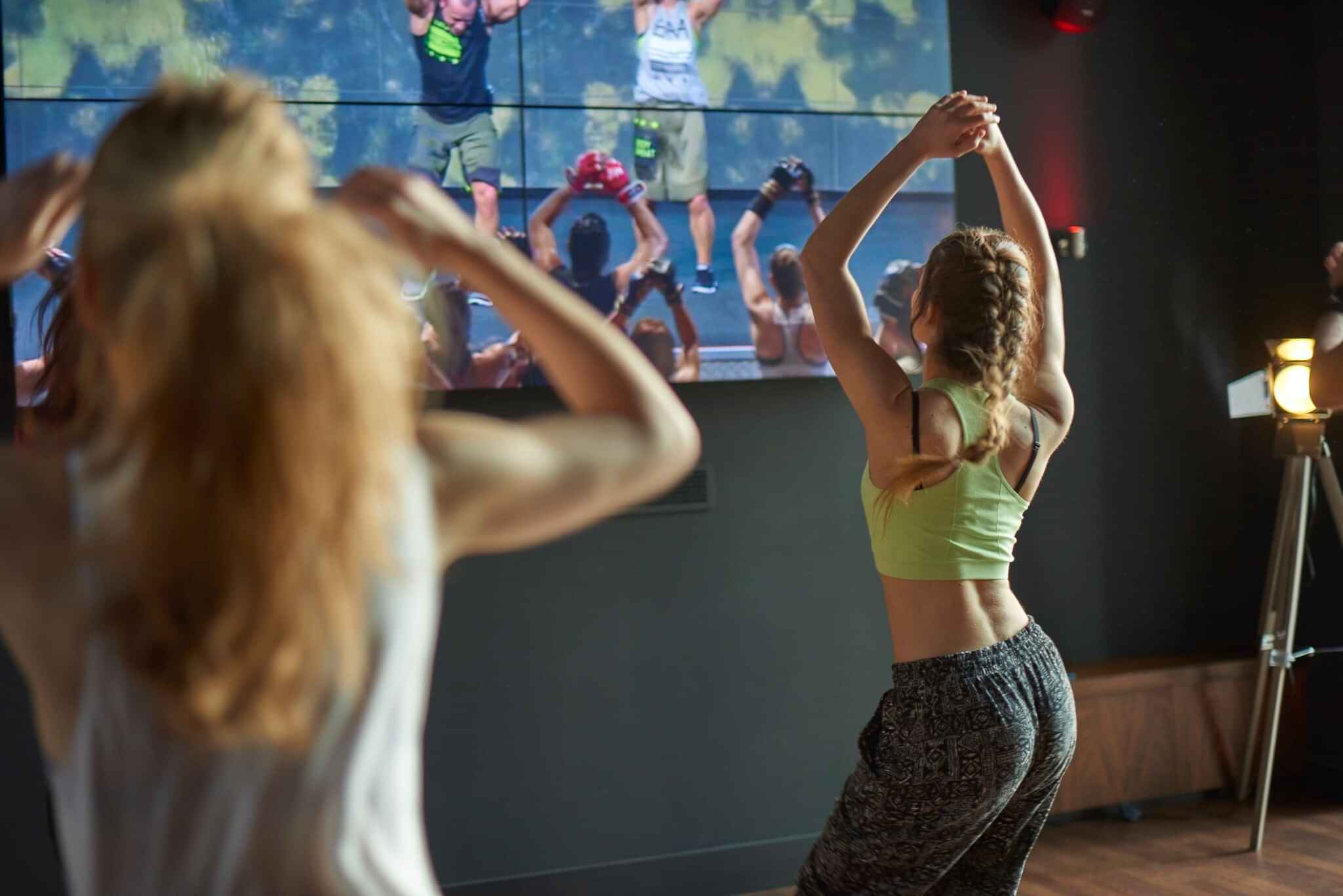 mnNtUYXw?w=400&h=260&fit=crop&q=40&auto=format&trim=auto