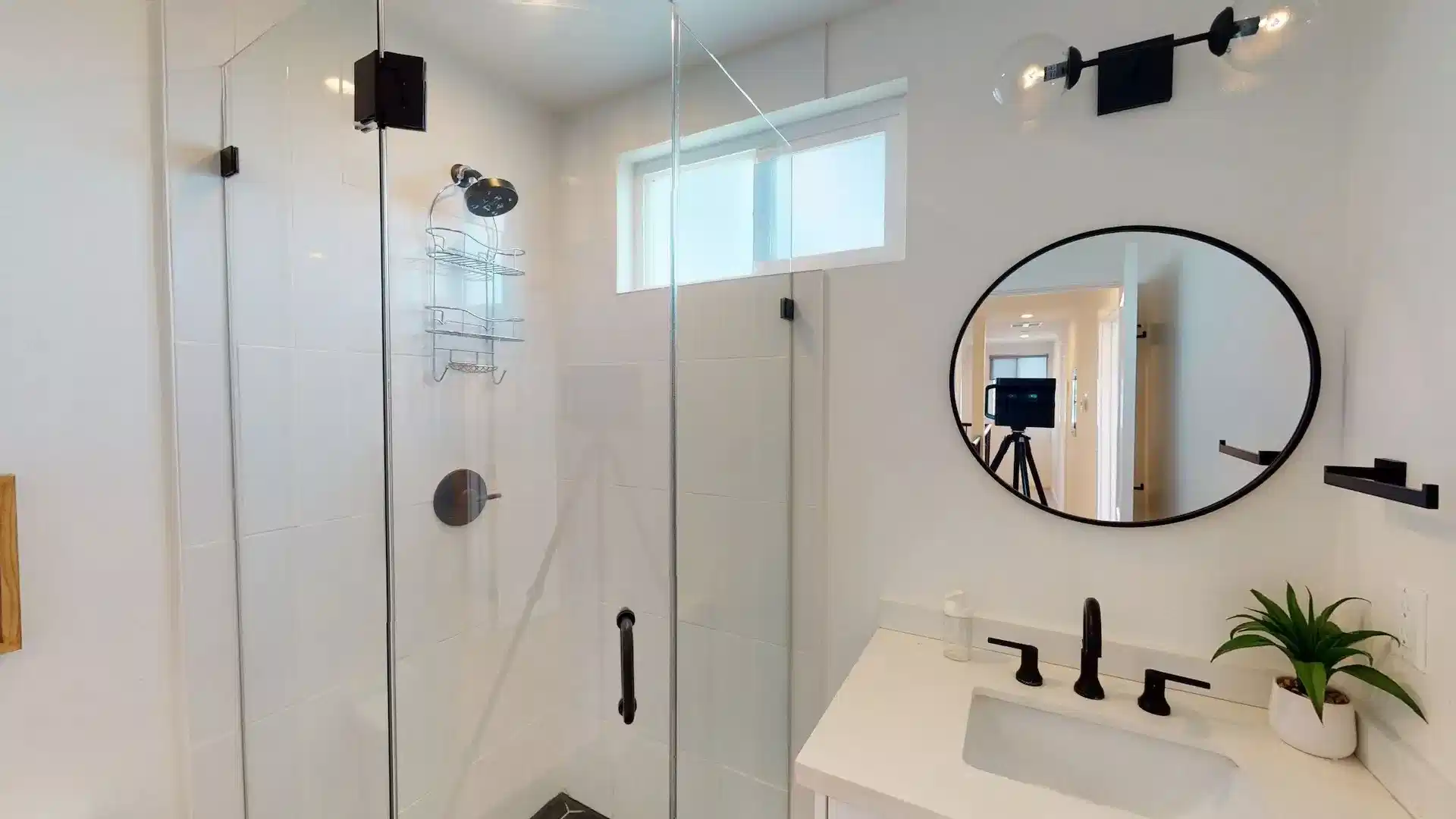 Common Area?w=400&h=260&fit=crop&q=40&auto=format&trim=auto