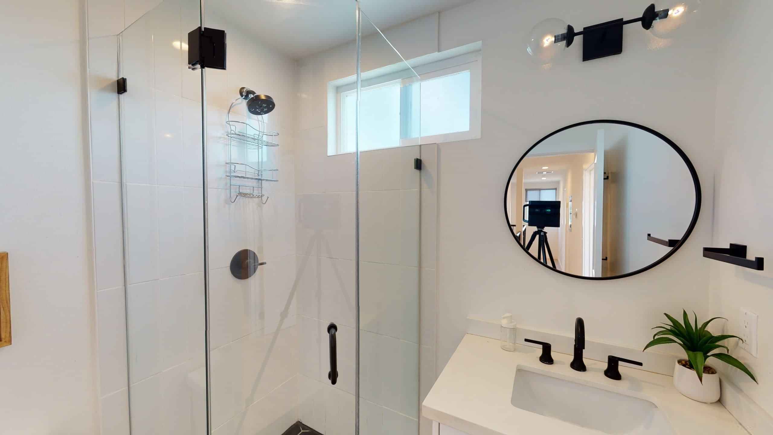 Common Area?w=400&h=260&fit=crop&q=40&auto=format&trim=auto