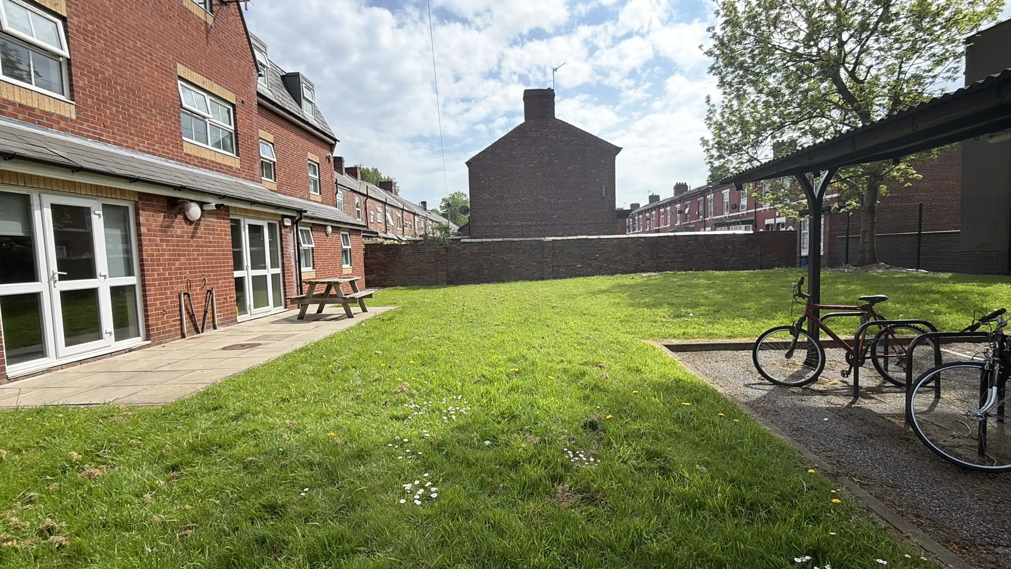 Oxney House & Gardens, Manchester image 15