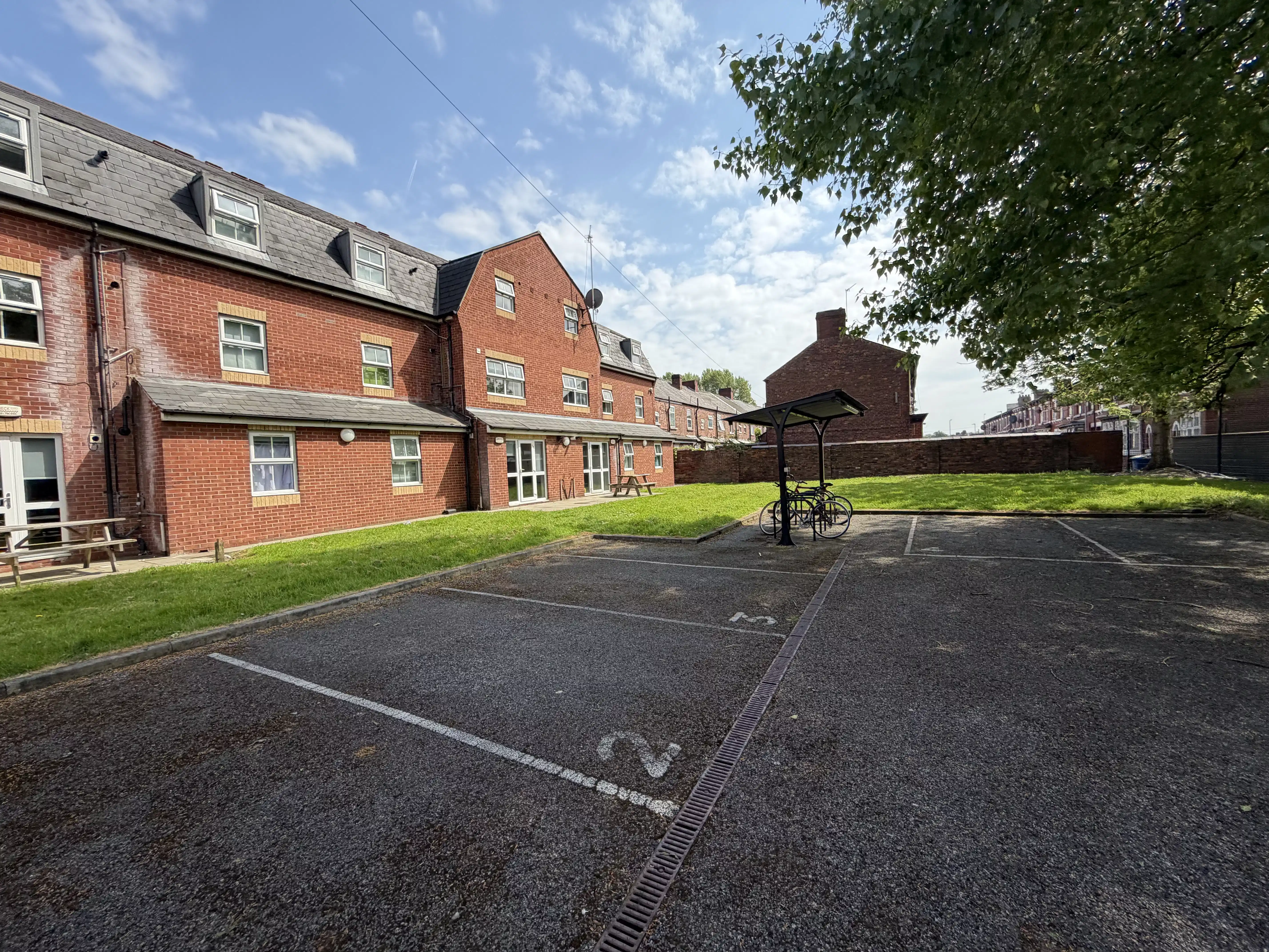 Oxney House & Gardens, Manchester image 10