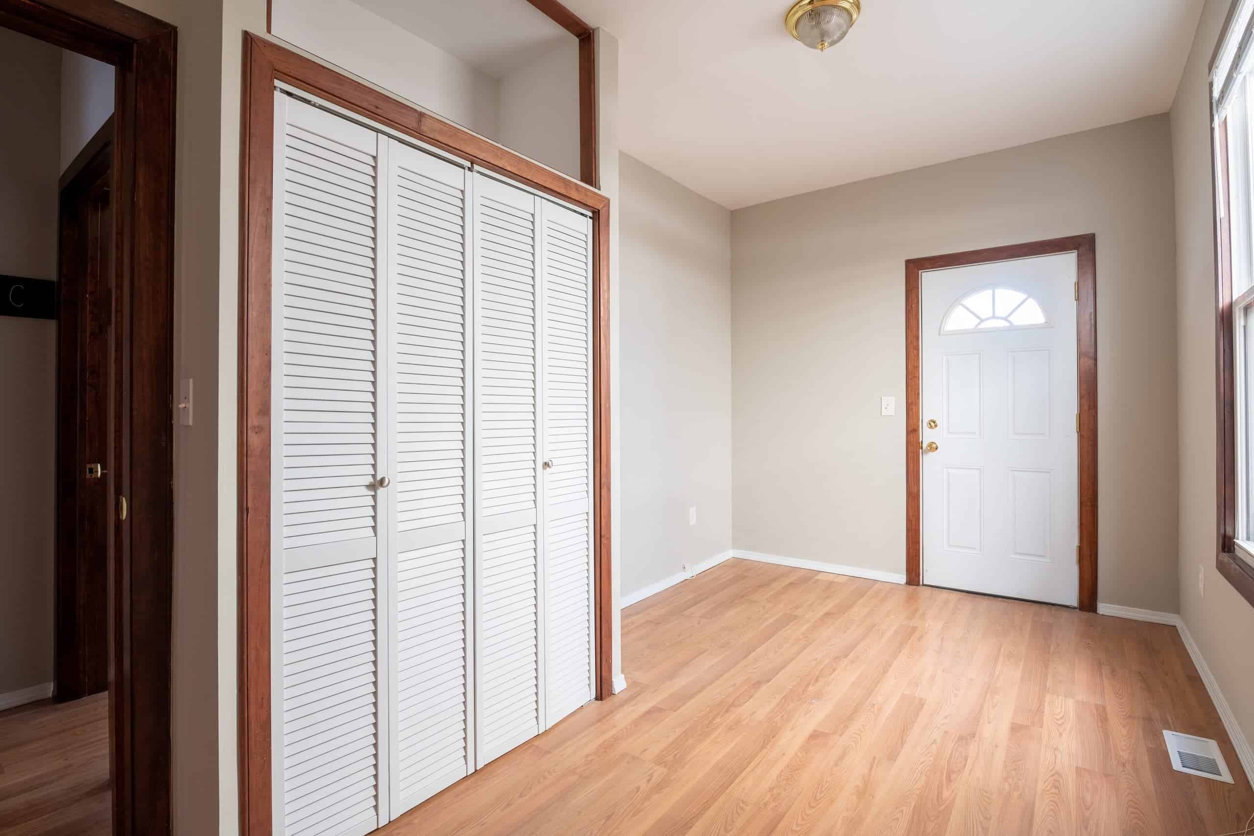 Kitchen?w=400&h=260&fit=crop&q=40&auto=format&trim=auto