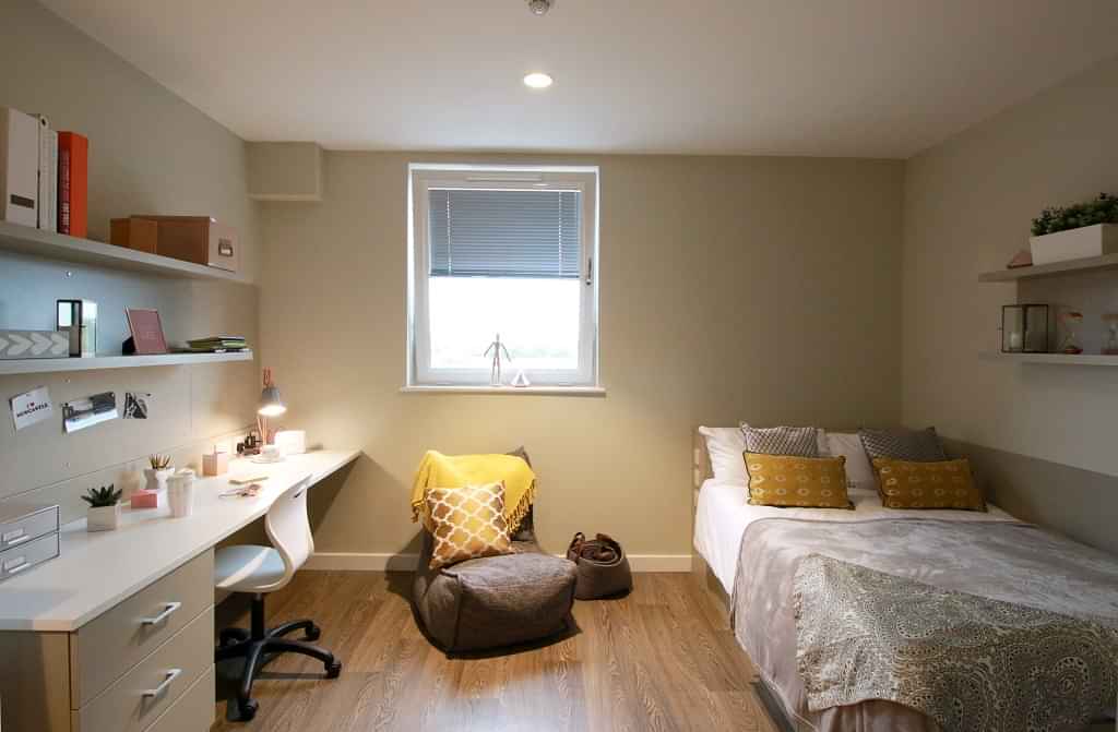 Study areas?w=400&h=260&fit=crop&q=40&auto=format&trim=auto