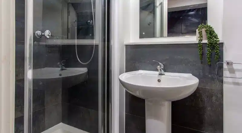 Amenities?w=400&h=260&fit=crop&q=40&auto=format&trim=auto