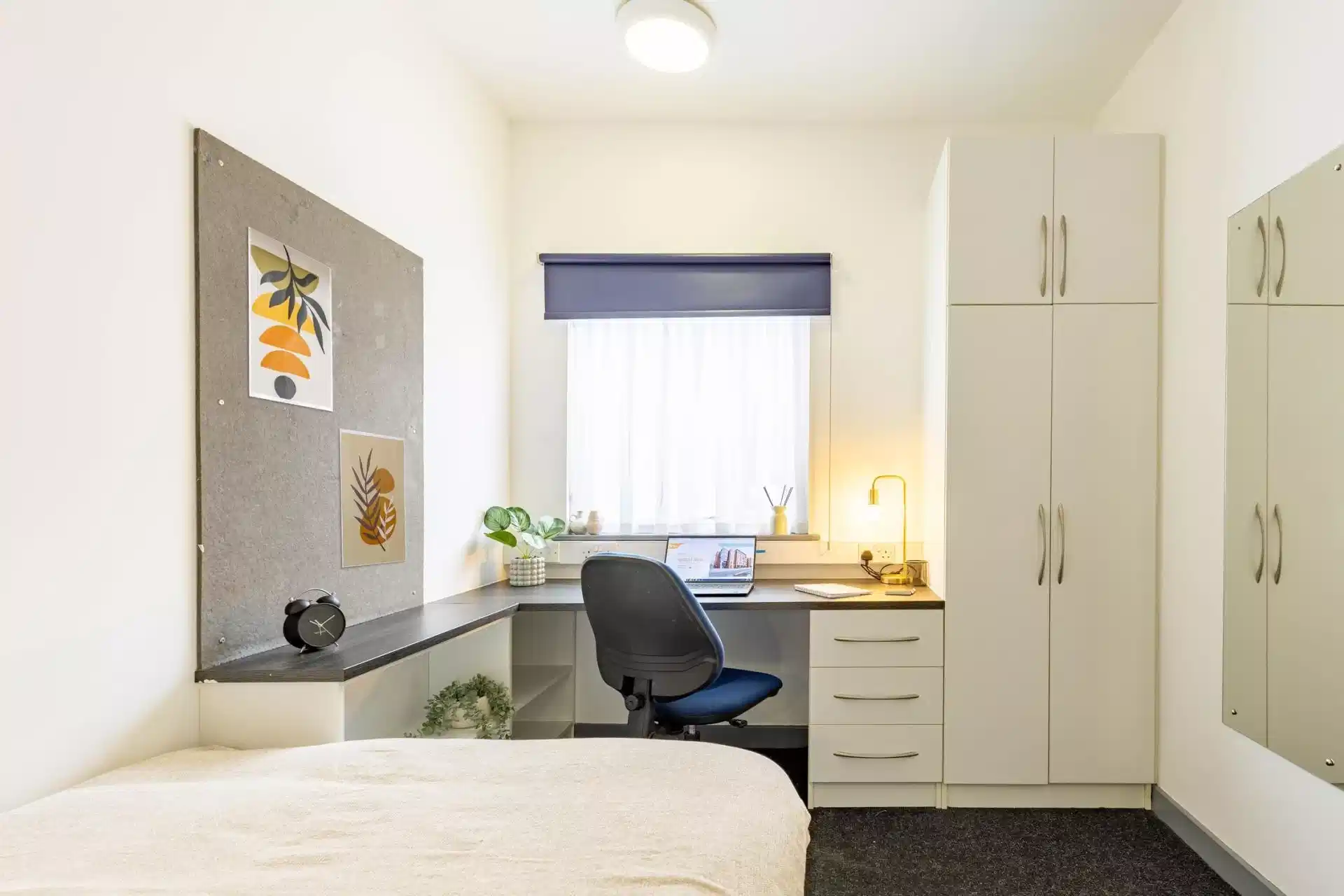 Russell View, Nottingham - Nottingham, England, United Kingdom - Bedroom