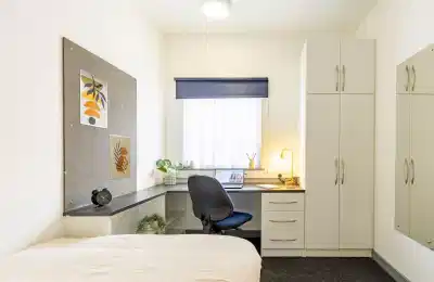 Russell View, Nottingham - Nottingham, England, United Kingdom - Bedroom