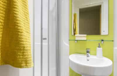 Amenities?w=400&h=260&fit=crop&q=40&auto=format&trim=auto