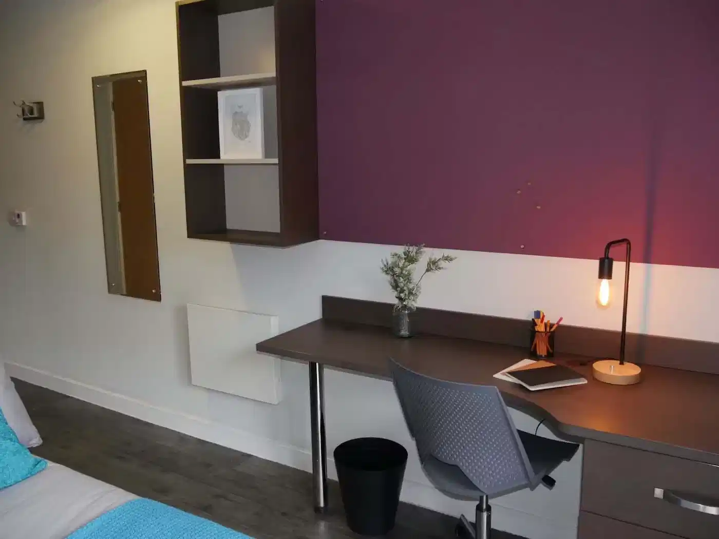 Common Area?w=400&h=260&fit=crop&q=40&auto=format&trim=auto