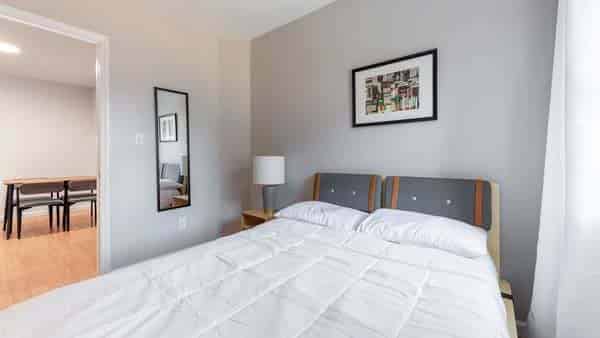 Amenities?w=400&h=260&fit=crop&q=40&auto=format&trim=auto