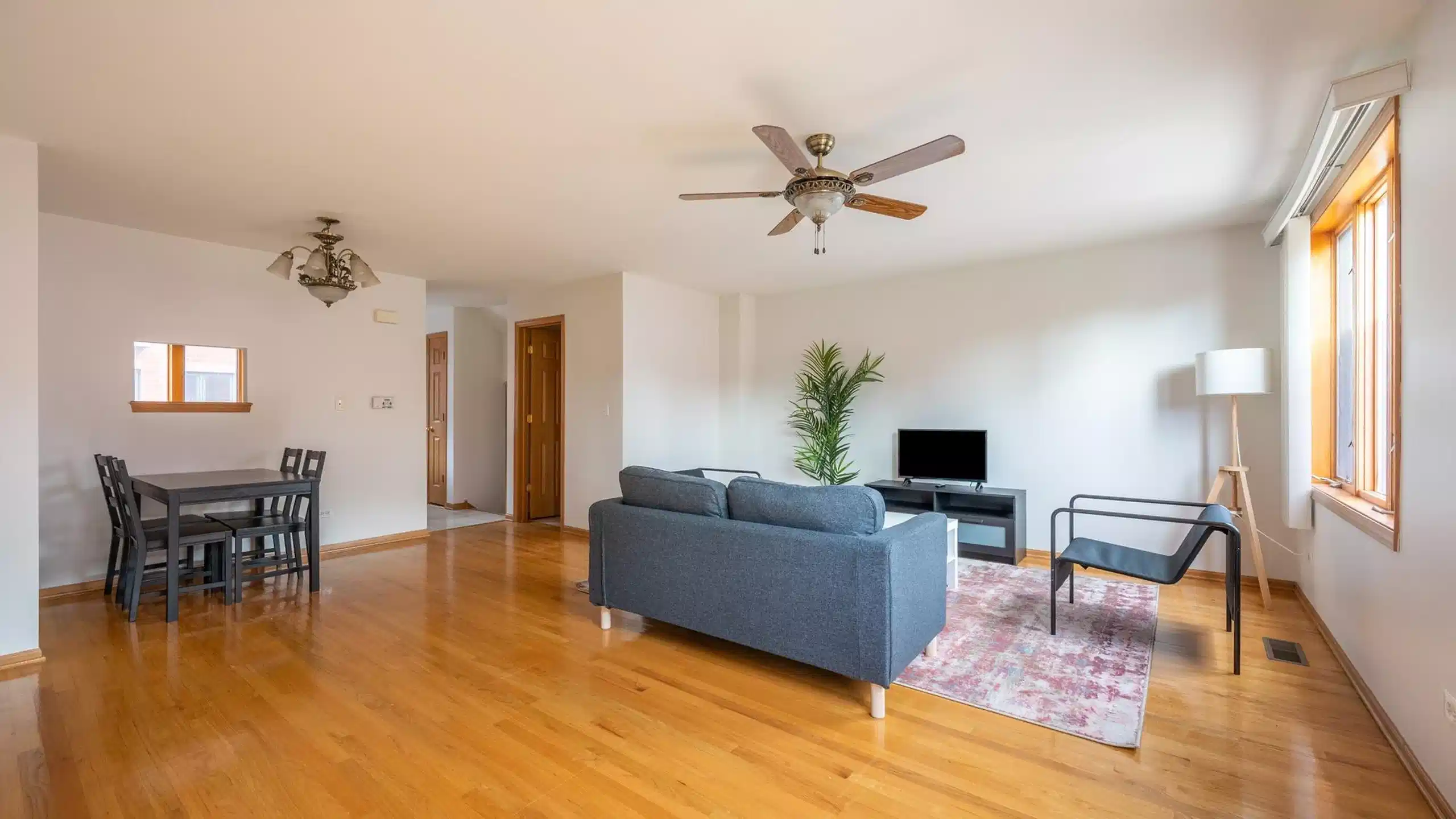 June Homes 60616, Chicago - Chicago, Illinois, United States - #1632B : Chinatown - Common Area