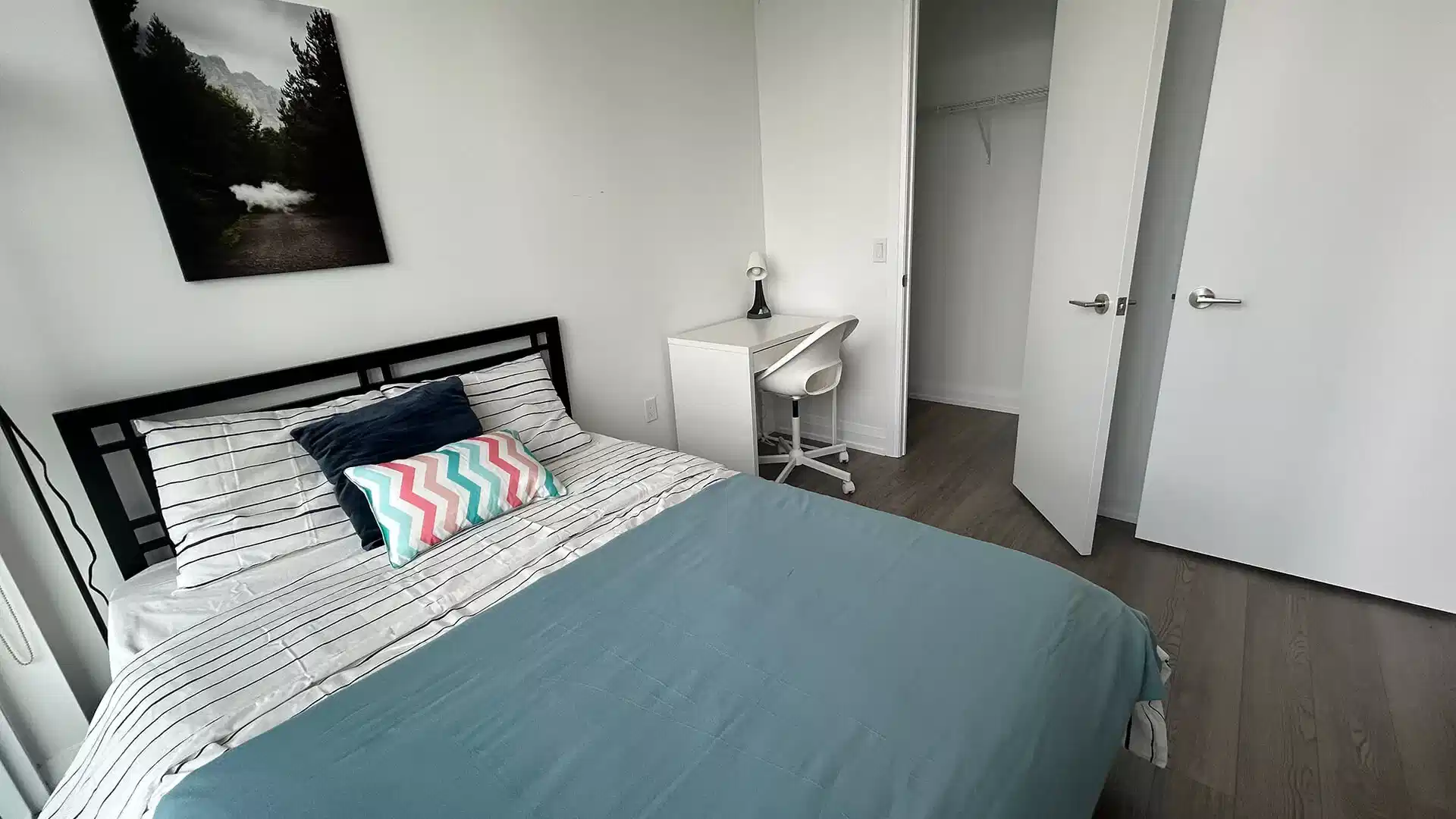 Common Area?w=400&h=260&fit=crop&q=40&auto=format&trim=auto