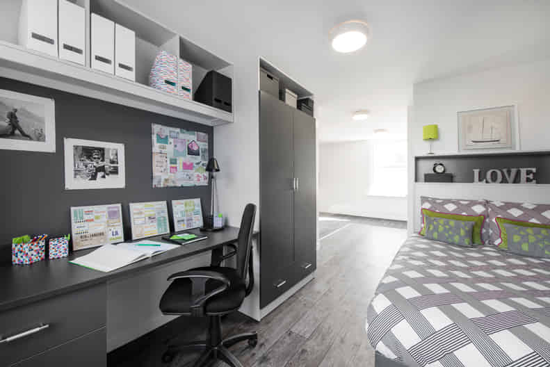 Yugo Crescent Place, Southampton - Southampton, England, United Kingdom - Bedroom