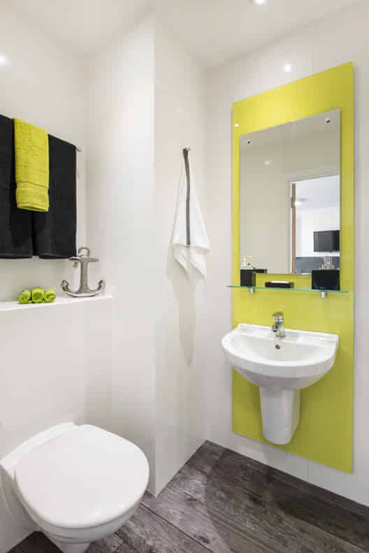 Yugo Crescent Place, Southampton - Southampton, England, United Kingdom - Bathroom