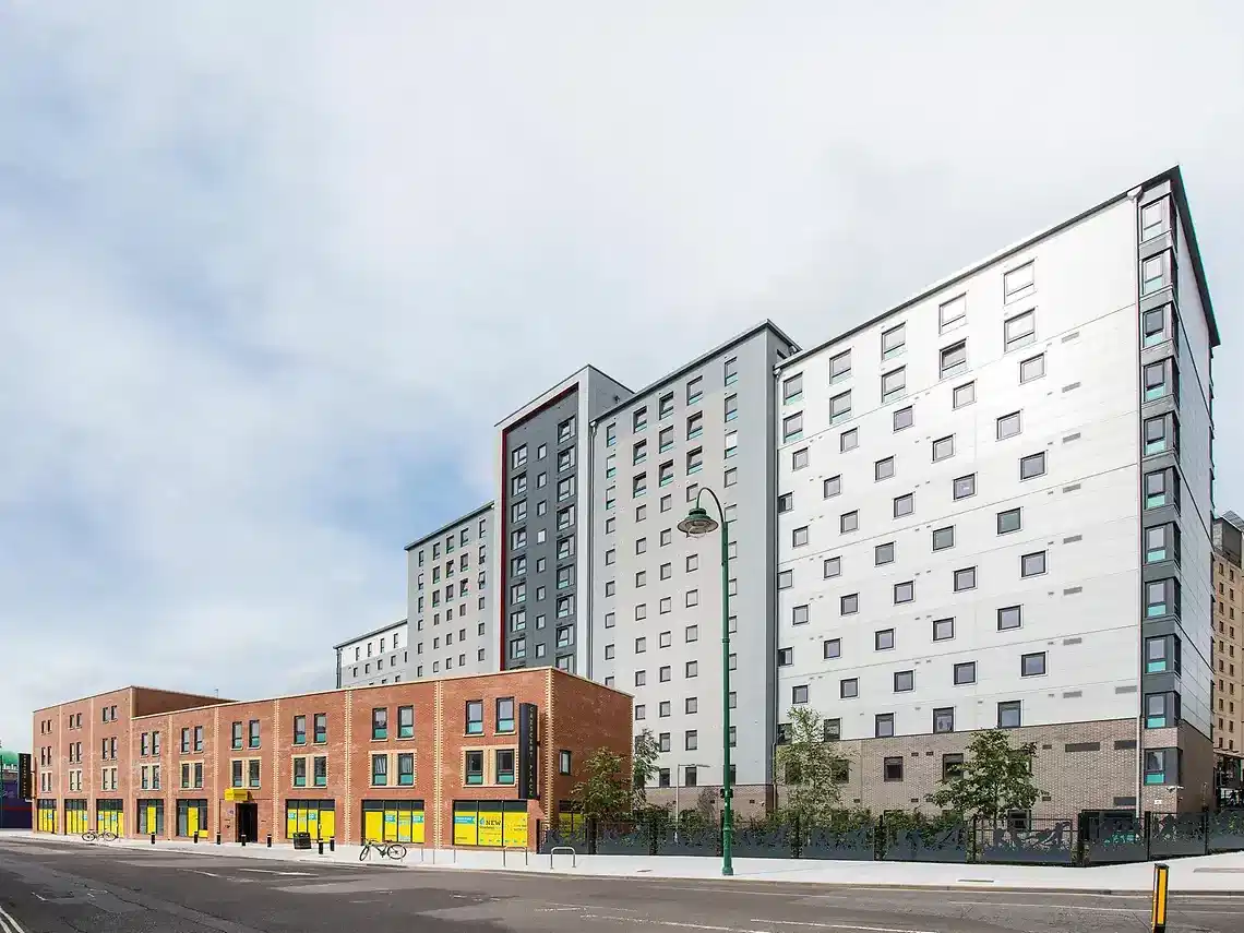 Yugo Crescent Place, Southampton 3