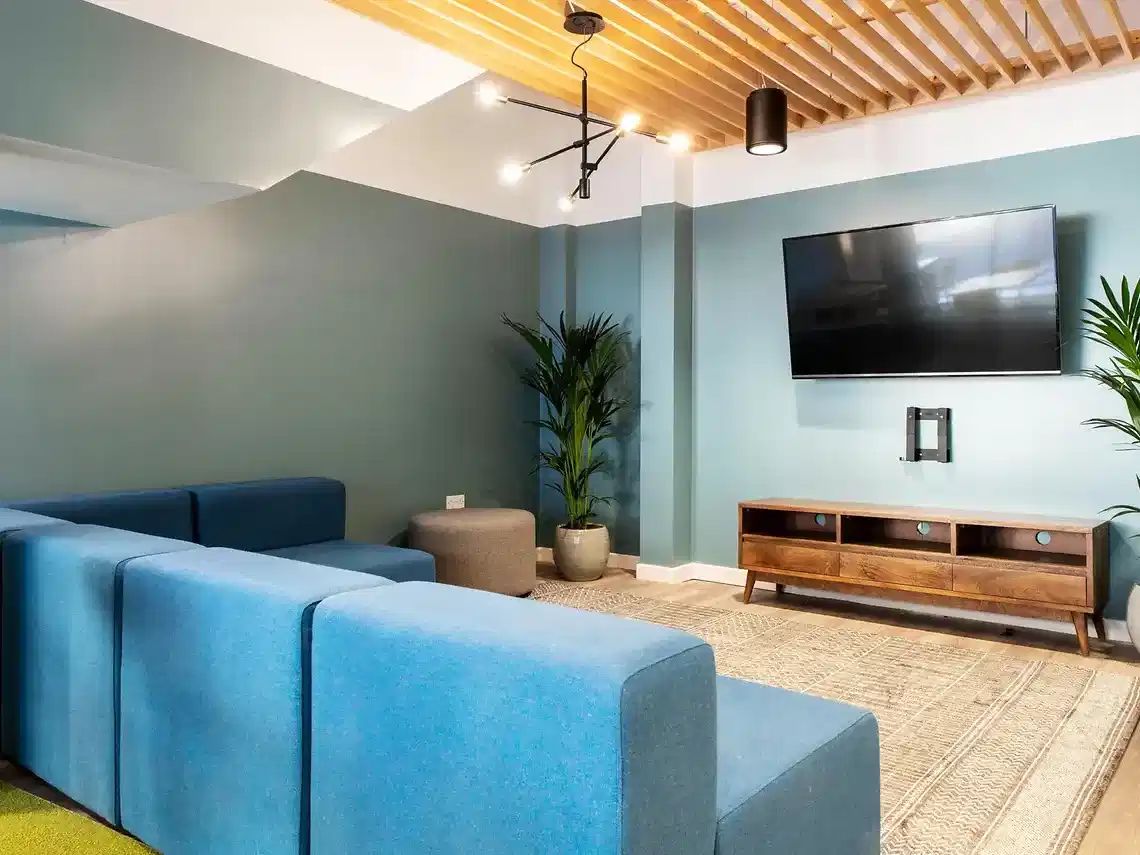 Yugo Crescent Place, Southampton 4