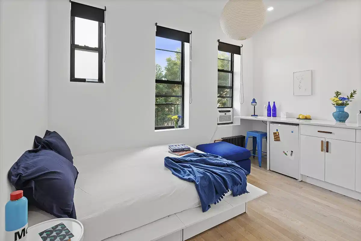 Common Area?w=400&h=260&fit=crop&q=40&auto=format&trim=auto