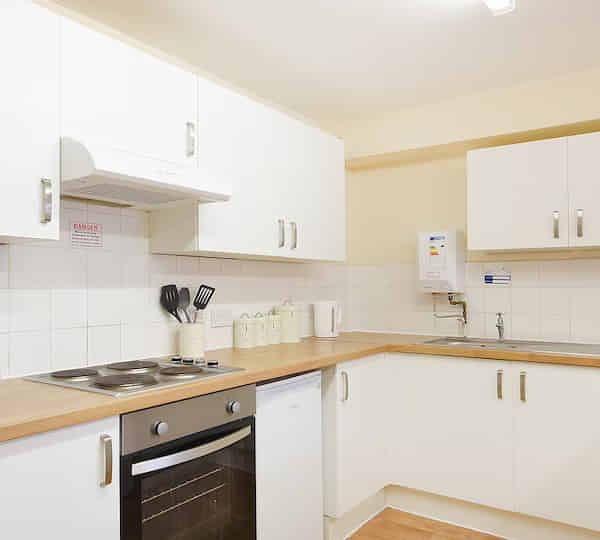 Exterior?w=400&h=260&fit=crop&q=40&auto=format&trim=auto