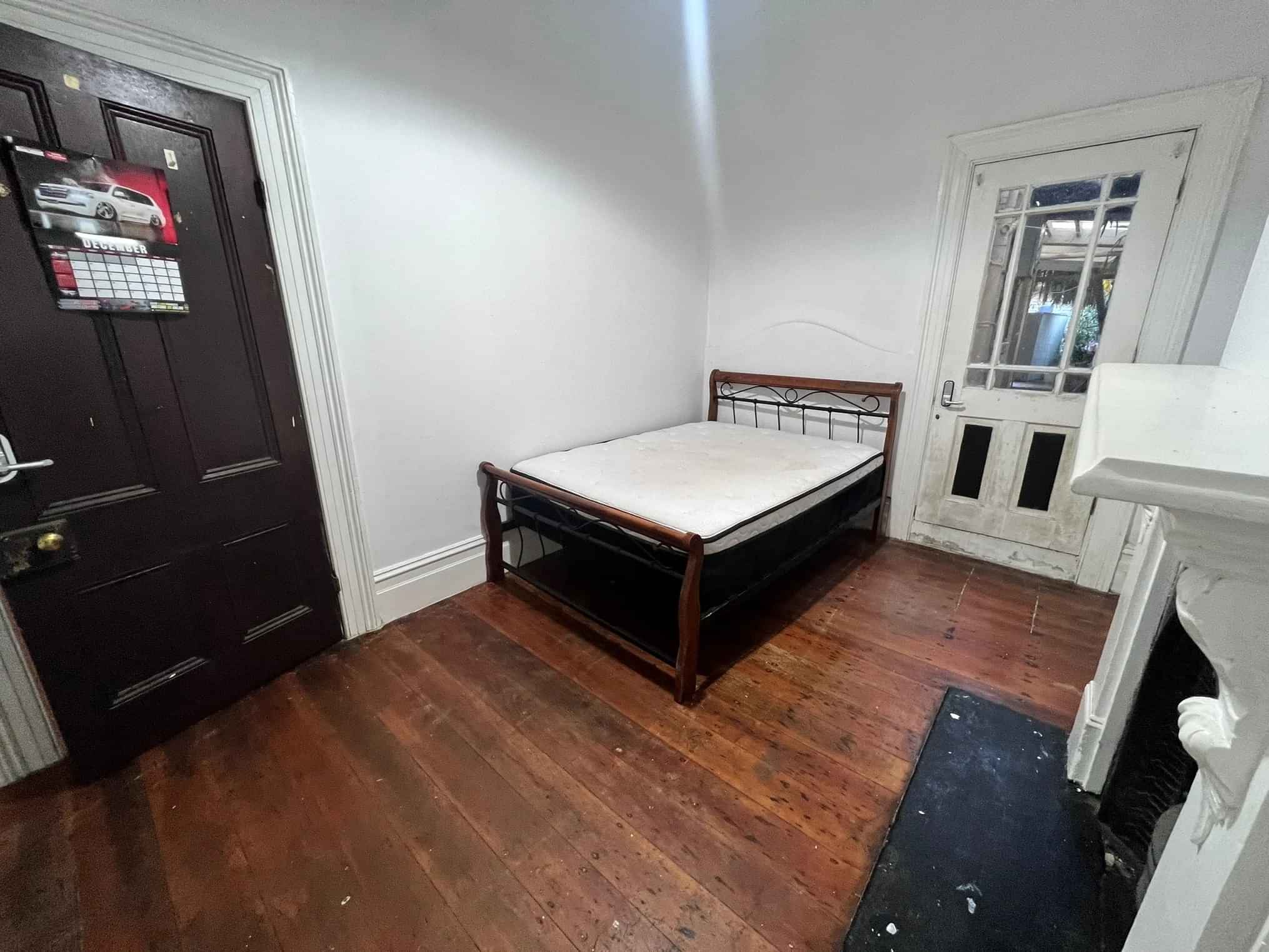 Room in a 8 Bedroom Apartment, 257 Cleveland Street, Redfern, Sydney - Sydney, New South Wales, Australia - Room 2 - Bedroom