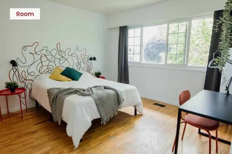 Bedroom?w=400&h=260&fit=crop&q=40&auto=format&trim=auto