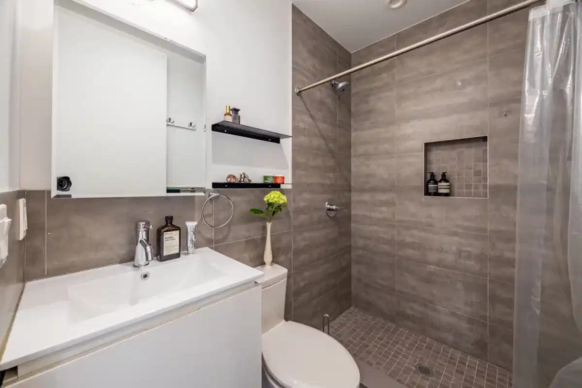 Common Area?w=400&h=260&fit=crop&q=40&auto=format&trim=auto