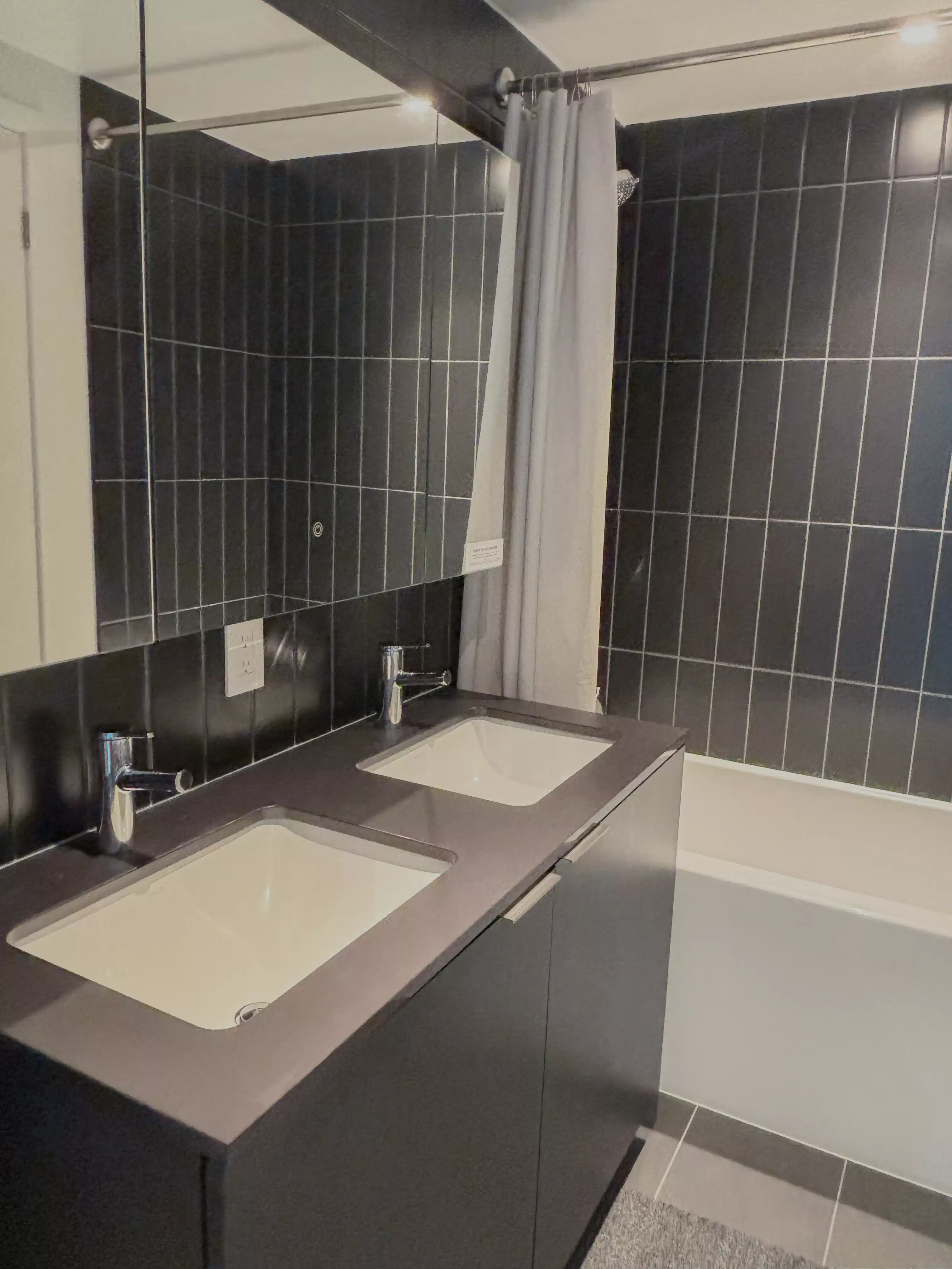 Amenities?w=400&h=260&fit=crop&q=40&auto=format&trim=auto
