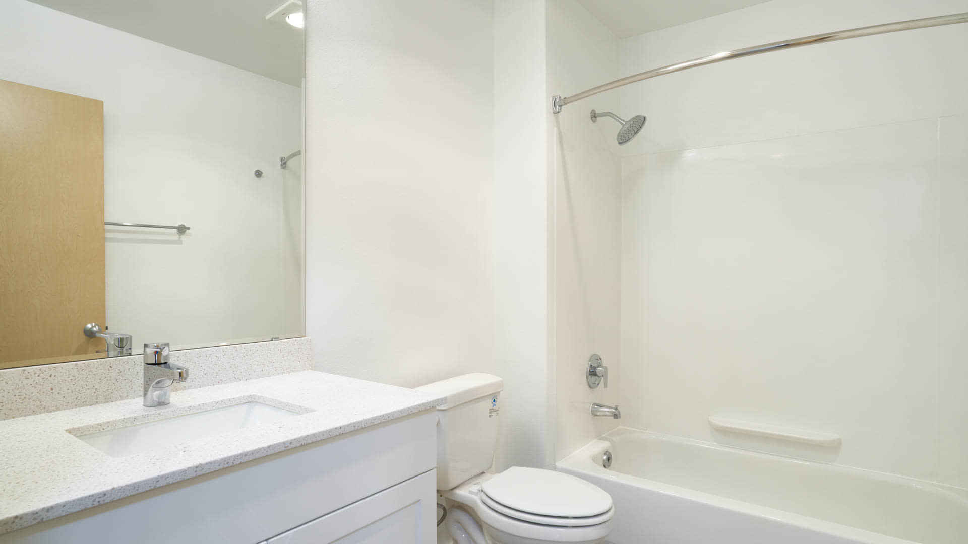 Rianna Apartments, Seattle - Seattle, Washington, United States - Bathroom