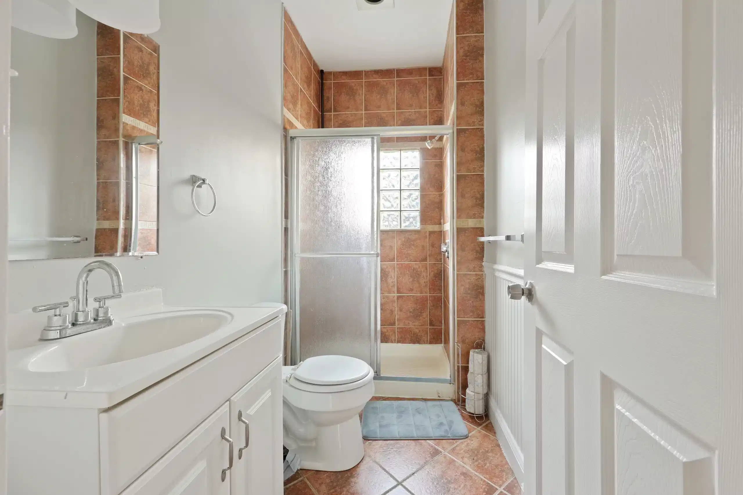 Kitchen?w=400&h=260&fit=crop&q=40&auto=format&trim=auto