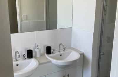 Amenities?w=400&h=260&fit=crop&q=40&auto=format&trim=auto