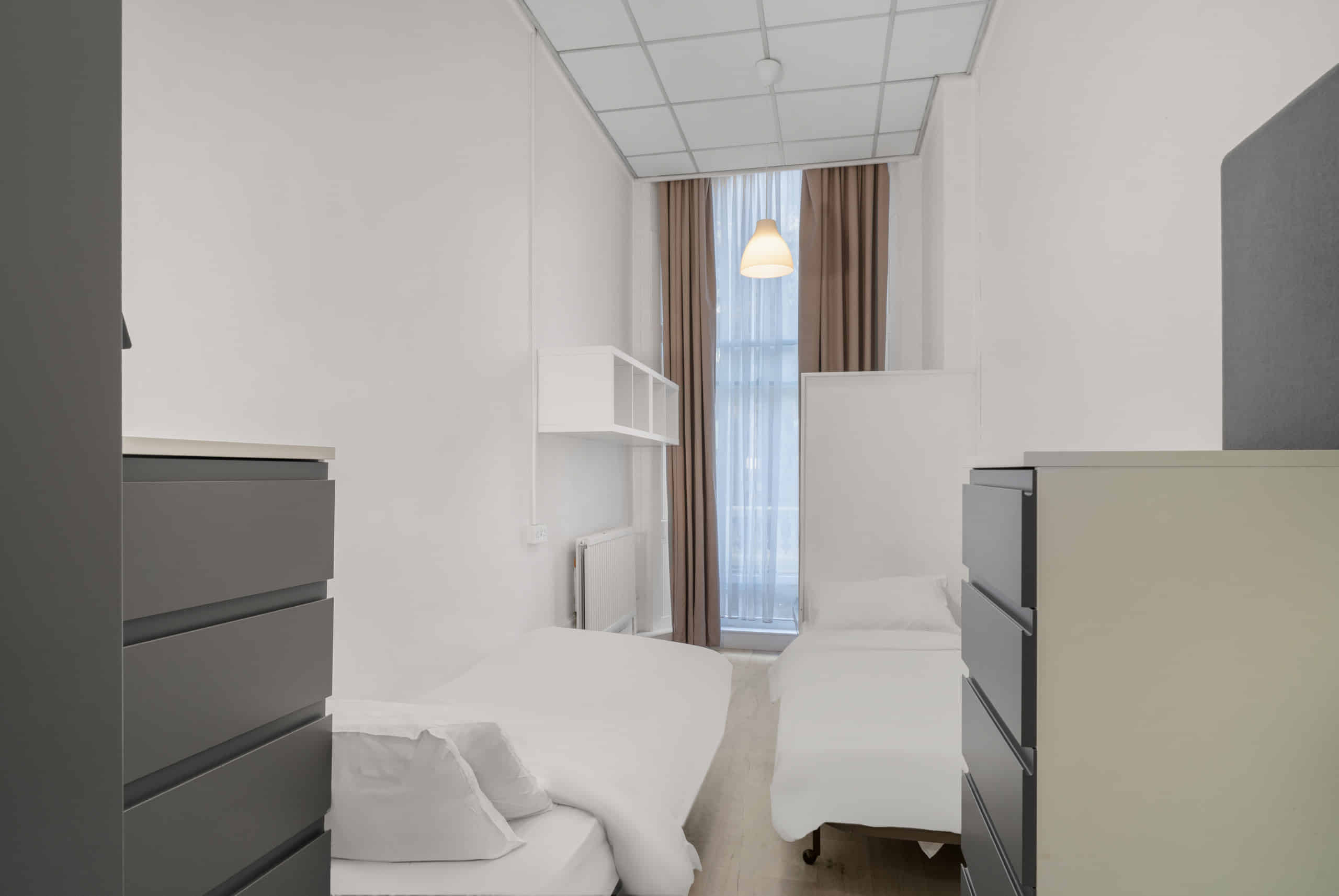 Amenities?w=400&h=260&fit=crop&q=40&auto=format&trim=auto