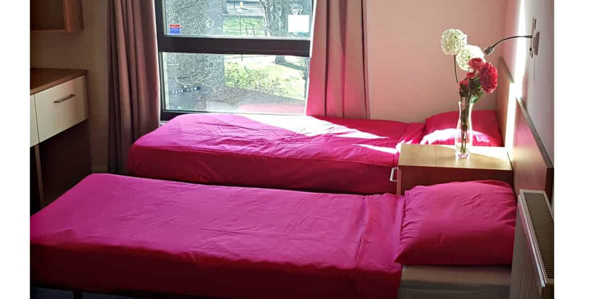 Amenities?w=400&h=260&fit=crop&q=40&auto=format&trim=auto