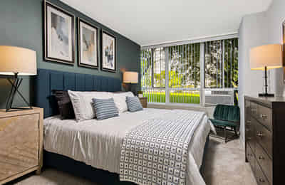 Lake Meadows Apartments, Chicago - Chicago, Illinois, United States - Bedroom