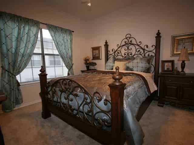 La Valencia, Dallas 2
