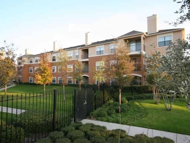 La Valencia, Dallas 4