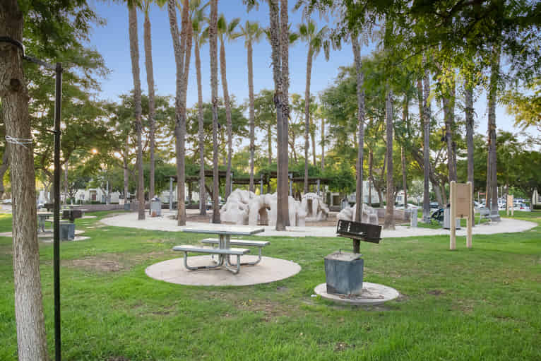 Park La Brea, Los Angeles 4