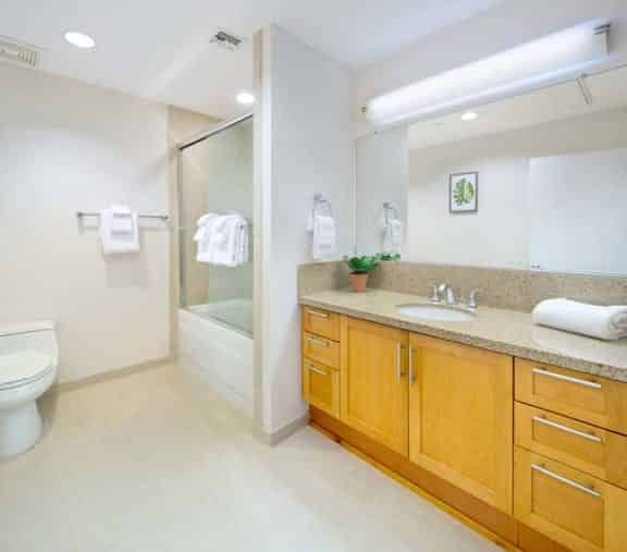 Common Area?w=400&h=260&fit=crop&q=40&auto=format&trim=auto